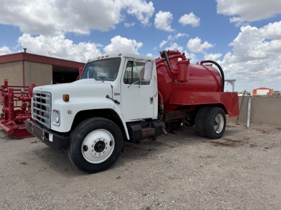 1987 International 1954 S/A Daycab Vacuum Truck