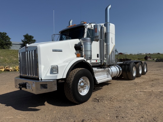2014 KENWORTH T800 TRI-DRIVE HEAVY HAUL 36" SLEEPER TRUCK