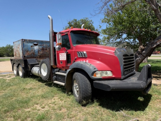 2009 MACK GRANITE T/A DAYCAB SLICK BACK WINCH BED TRUCK