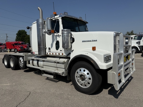 2012 WESTERN STAR 4900 FA TRI-AXLE SLEEPER TRUCK
