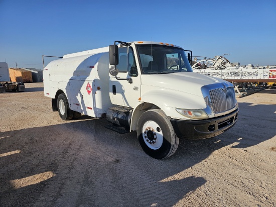 2007 INTERNATIONAL DURASTAR 4300 S/A DAYCAB FUEL TRUCK (Inoperable)