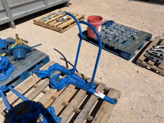 Set of (2) Kelco K30 manual tongs w/ 2-3/8 dies