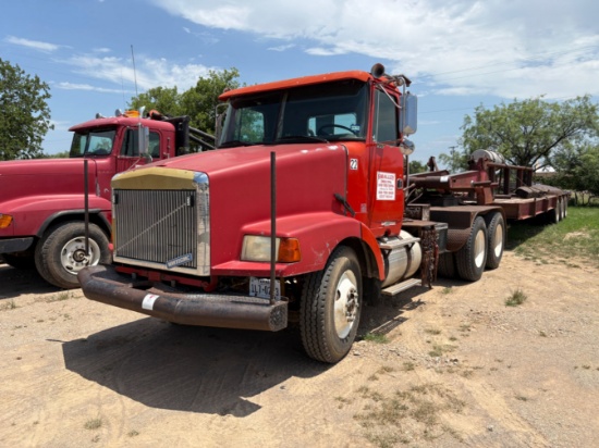 1994 WHITE GMC WCA T/A DAYCAB WINCH TRUCK