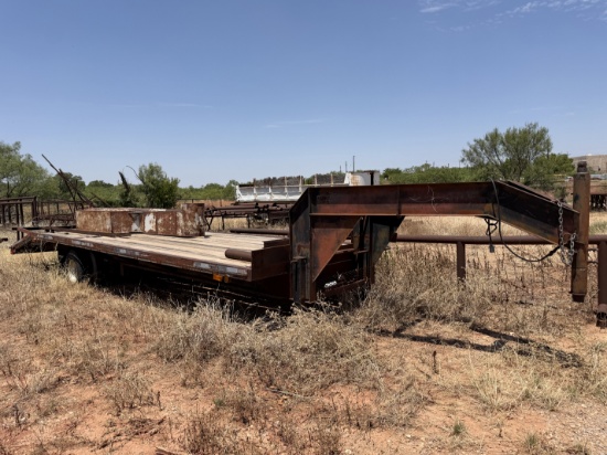 28' Tandem Dual Wheel Gooseneck Trailer (INOP)