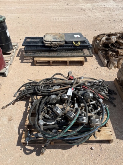 (2 pallets) w/ assorted hydraulic hoses. (5) outrigger pads, hydraulic hand pump, etc.