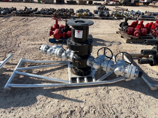 7-1/16 x 2-1/16 fluid cross w/ (4) 2-1/16 5k gate valves, transport skid