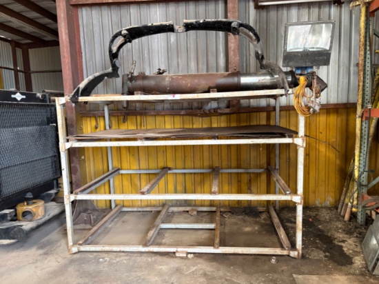 4.5L x 9DIA hyd raising ram & 9 x 4.5 x 6 shelving
