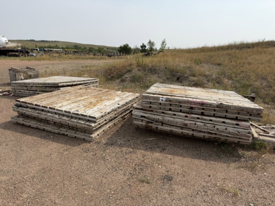 (13) 8 x 8 x 6 HEAVY DUTY WOOD MATTING