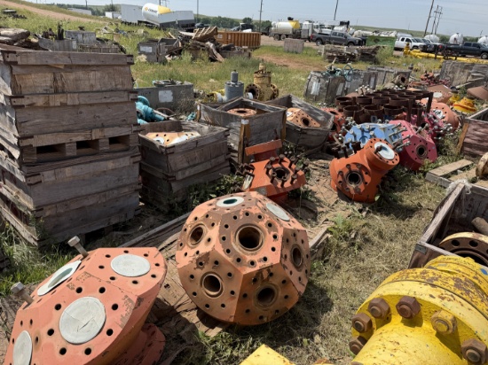 LOT OF (30+) MOSTLY 5-1/16 x 4-1/16 10M FRAC GOAT HEADS