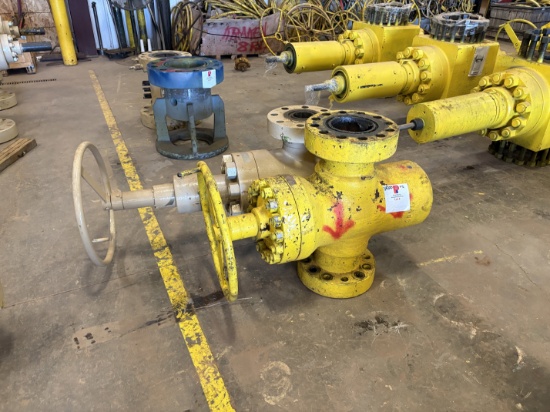 (1) 4-1/16 15k gate valve & (1) 7-1/16 5k gate valve