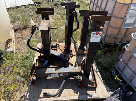 PALLET (6) HEAVY DUT ADJUSTABLE HEIGHT JACKS