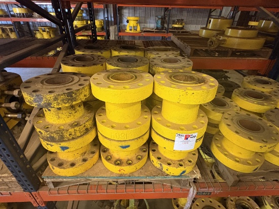 (25) 5 10k spacer spools, (6) 5 10k weco flanges, & crate w/ (8) 4 1002 3-way fluid crosses