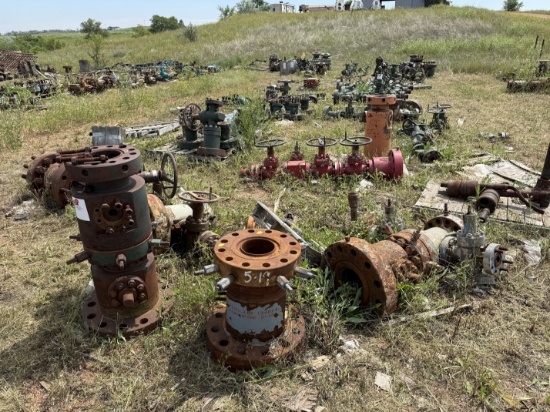 ROW OF (10) MOSTLY 7-1/16 10M TUBING HEADS, (40+) GATE VALVES, ADAPTER SPOOLS, FLUID TEES & RELATED
