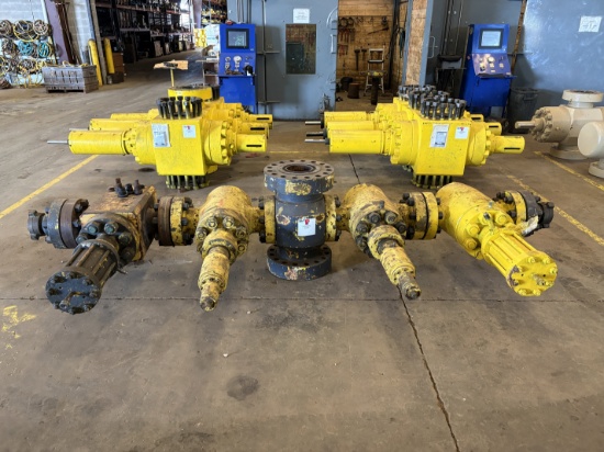 7-1/16 15k x 4-1/16 10k fluid cross w/ (4) 4-1/16 hydraulic gate valves