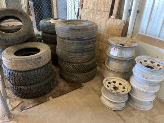 24 Pickups Tires and 10 Wheels