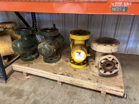 (4x$) (3) 4-1/6 5K gate valves & (1) 7 x 3 fluid cross