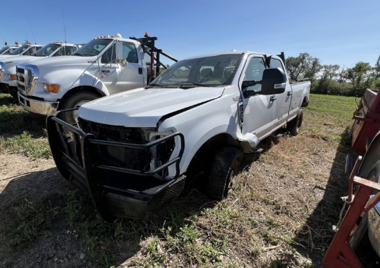 2017 FORD F-250 XL CREW CAB 4X4 DIESEL PICKUP (WRECKED)