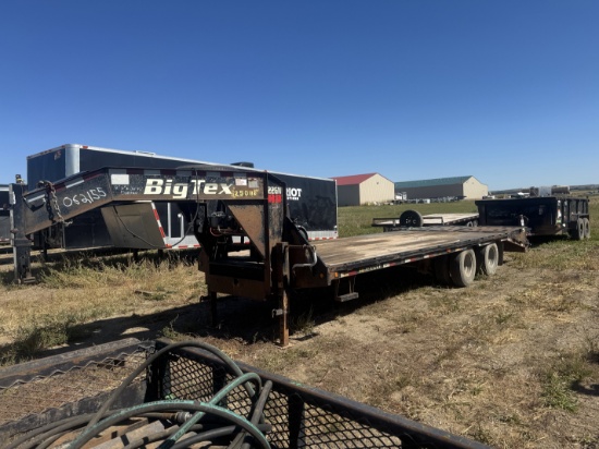 2017 BIG TEX 25' TANDEM DUAL WHEEL FLATBED GOOSENECK TRAILER W/ DOVETAIL & MEGA RAMPS