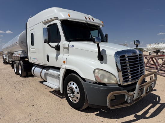 2014 FREIGHTLINER CASCADIA T/A 64 SLEEPER TRUCK