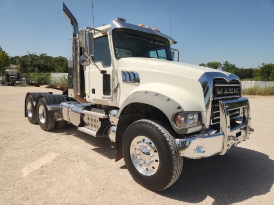 2015 MACK GRANITE GU713 T/A DAYCAB HAUL TRUCK