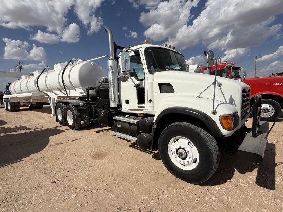 2006 MACK CV713 T/A DAYCAB KILL TRUCK & 130BBL KILL TRAILER