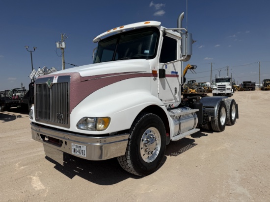 2001 INTERNATIONAL 9200I T/A DAYCAB HAUL TRUCK