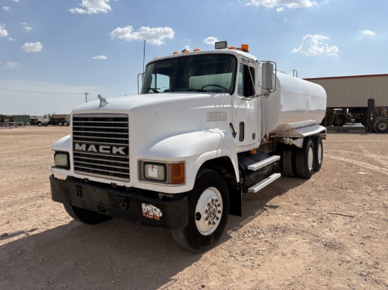 1993 MACK CH613 T/A DAYCAB WATER TRUCK