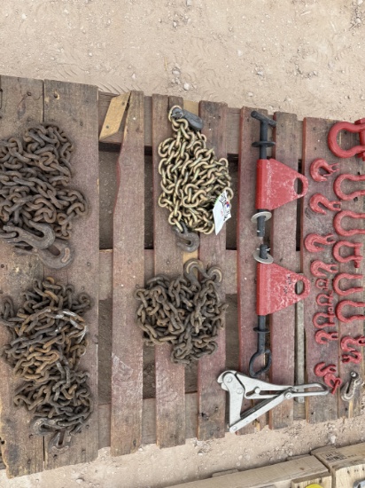 PALLET W/ 4-CHAINS W/ HOOKS, 1-KLIEN CABLE PULLER, 2-PIN TYPE WELD HIMGES, 11-CHAIN HOOKS, 9-D-RINGS