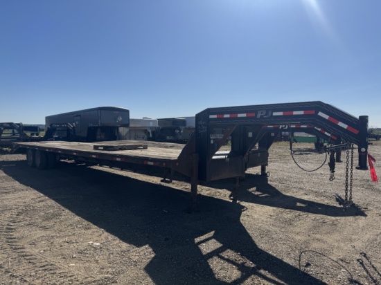 2013 PJ 40' TANDEM DUAL WHEEL FLATBED GOOSENECK TRAILER WITH DOVETAIL & MEGA RAMPS