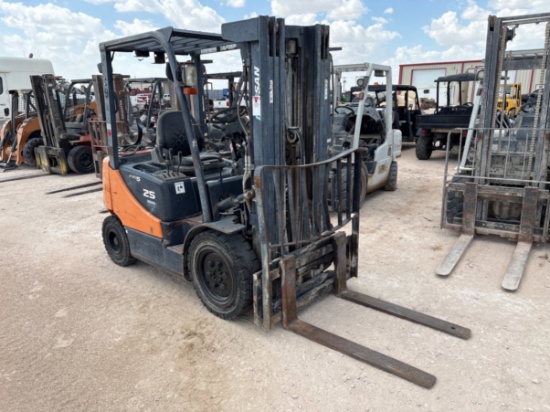 2012 Doosan G25P-5 5,000lbs forklift