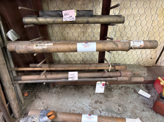 (3) 2-1/4 spray metal pin end plungers & assorted used plunger tubes