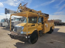 2005 INTERNATIONAL DURASTAR 4300 S/A DAYCAB AUGER TRUCK