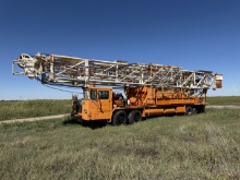FRANKS Explorer 300 DD 1287/160 Well Service Rig (96'x215k Mast)