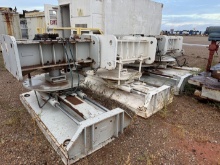 (4) HYDRAULIC WALKING FEET & HPU HOUSE