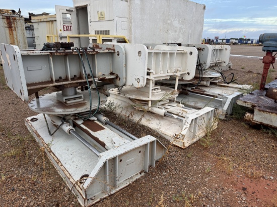 (4) HYDRAULIC WALKING FEET & HPU HOUSE