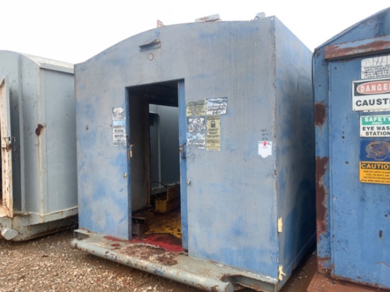 40 L x 10 W x 10 H Skidded Dog House
