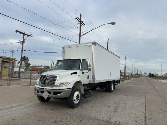 2009 INTERNATIONAL DURASTAR 4400 S/A 26' BOX TRUCK
