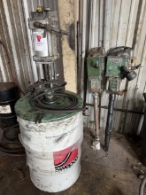 (3 x $) (1) LINCOLN POWER MASTER 6 (1) POWER MASTER 4 & (1) 6 HIGH PRESSURE PNEUMATIC REASE GUNS, HO