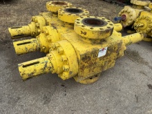 (3 x $) 7-1/16 10K WP FLANGED MANUAL FRAC VALVES