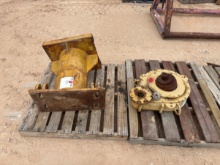 Hydraulic tubing tong body & air tugger pedestal