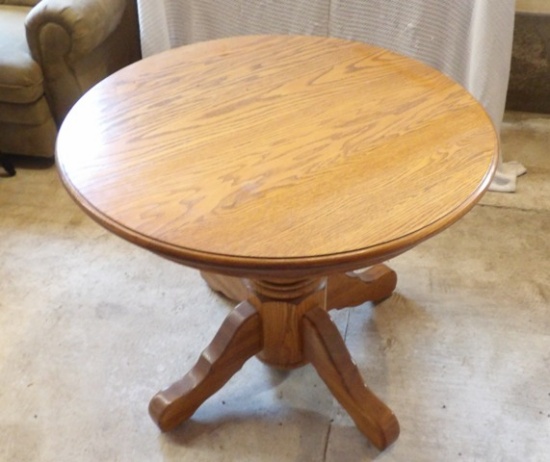 Round Table 2 Leafs,, 4 Chairs