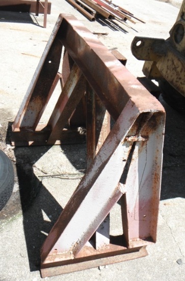 3 Metal Stands