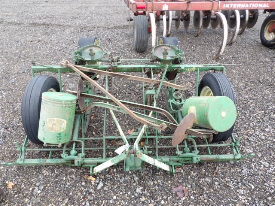 2R JD Planter w/Ferguson 3pt Hitch