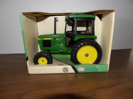 JD 2755 Utility Tractor
