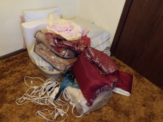 Blankets & Bedding Items