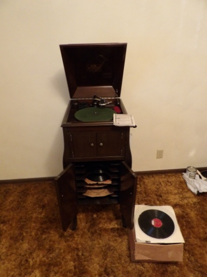 Victrola Record Player w/Records