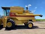 1986 NH TR-86 Combine