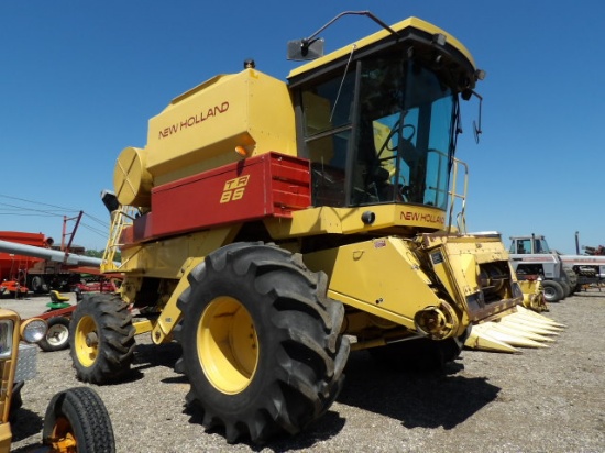 NH Field Tracker TR86 Combine