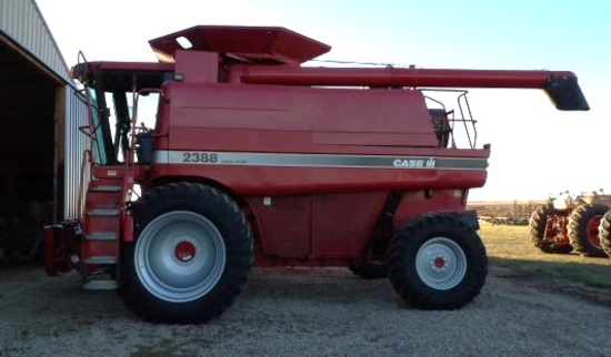 1999 CIH 2388 Combine