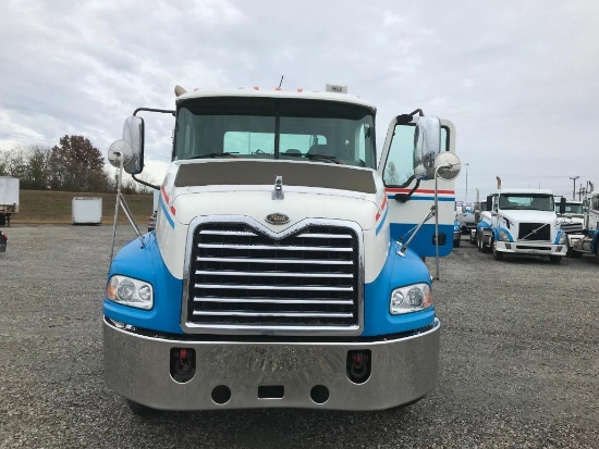 2007 Mack CXN613 Truck, VIN # 1M1AK06Y37N017240